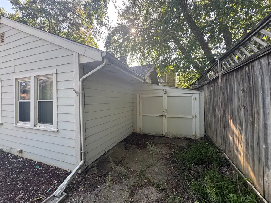 2004 39th Street, Des Moines, IA 50310 - #2