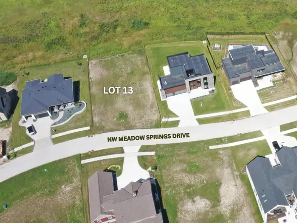 11989 Meadow Springs Drive, Johnston, IA 50131