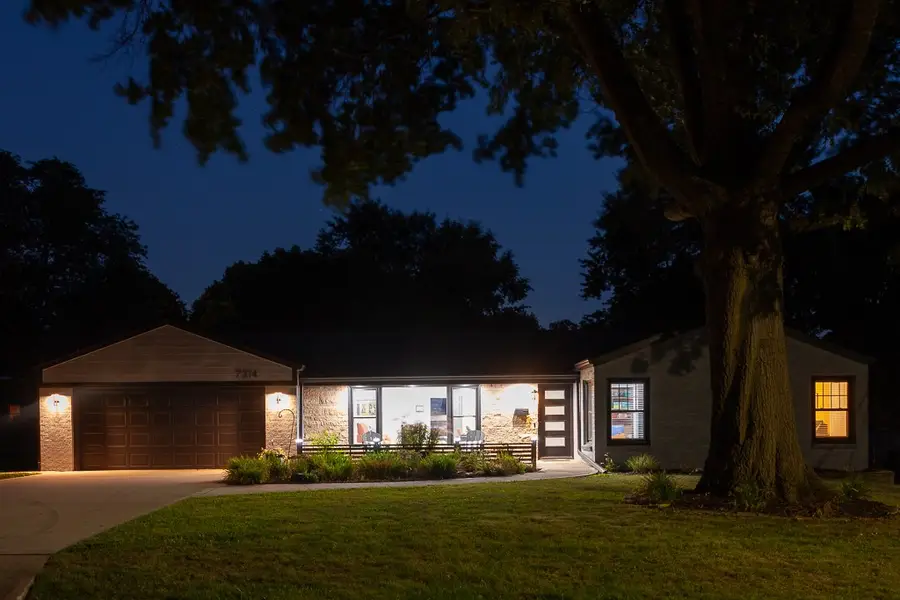 7214 Sunset Terrace, Windsor Heights, IA 50324 - #2