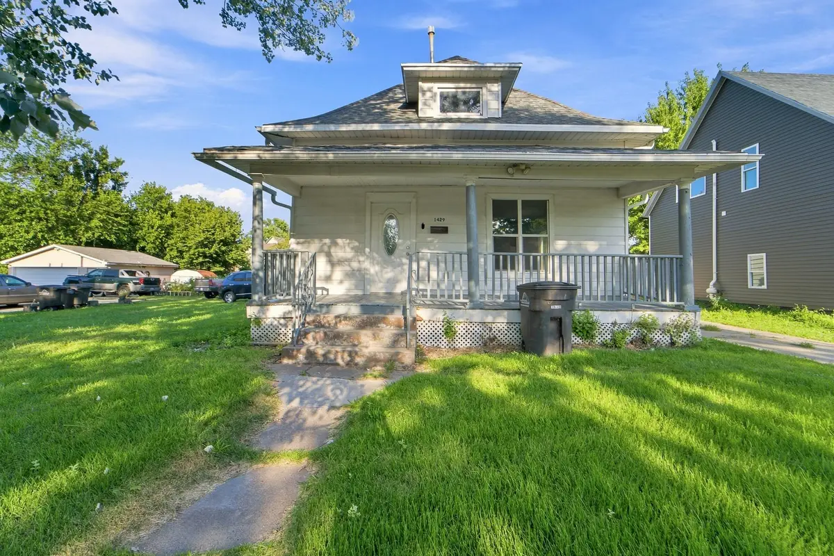 1429 12th Street, Des Moines, IA 50314 - #1