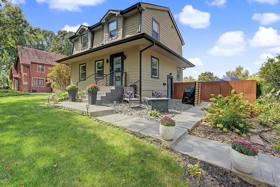 2202 E 32nd Street, Des Moines, IA 50317 - #2