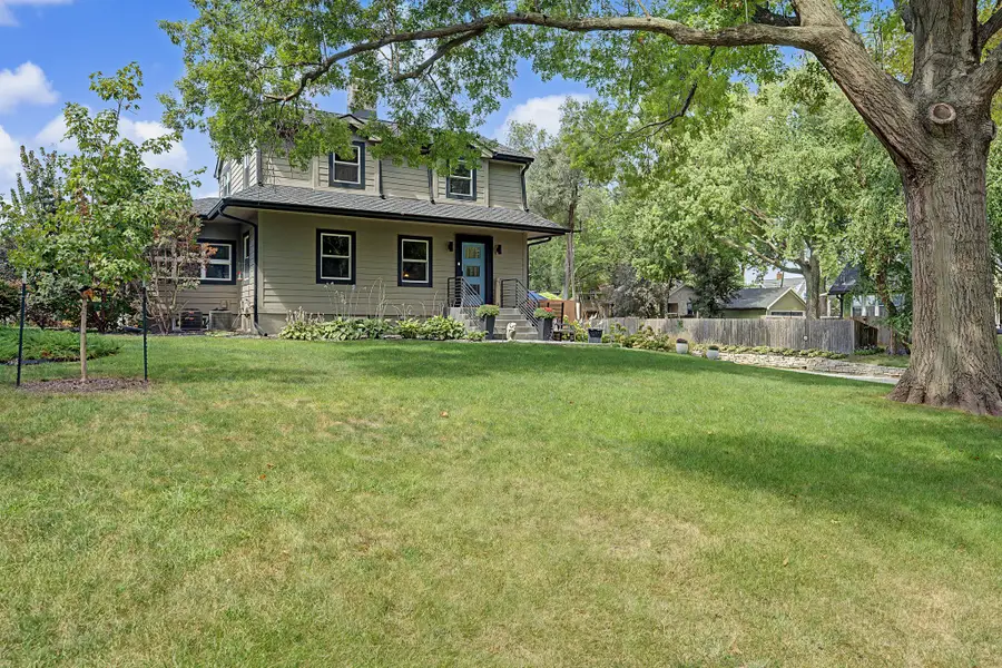 2202 E 32nd Street, Des Moines, IA 50317 - #3