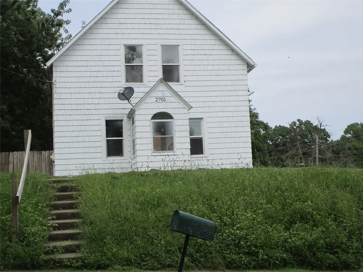 2701 Mondamin Avenue, Des Moines, IA 50310 - #1