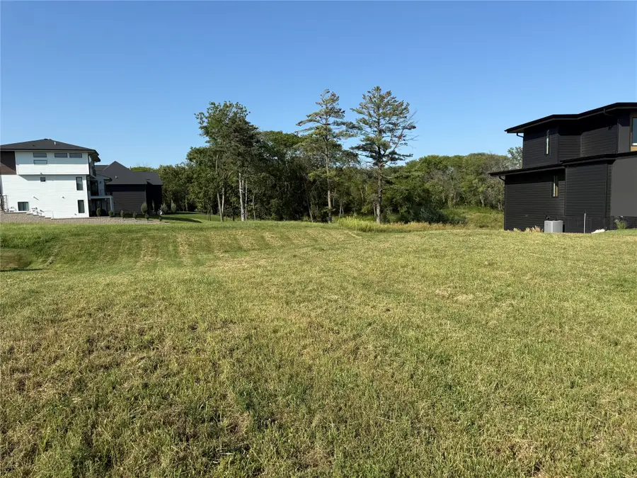 18275 Valleyview Circle, Clive, IA 50325 - #2