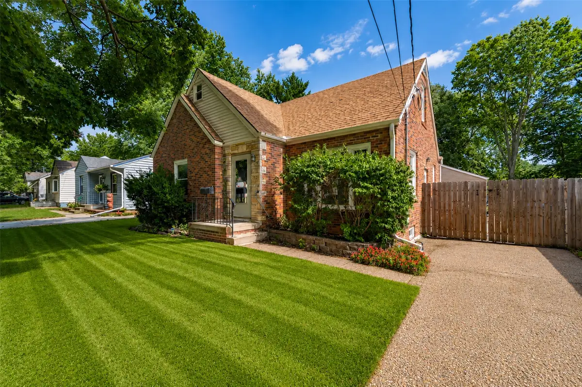 3921 41st Street, Des Moines, IA 50310 - #1