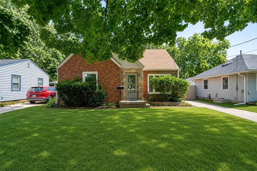 3921 41st Street, Des Moines, IA 50310 - #2