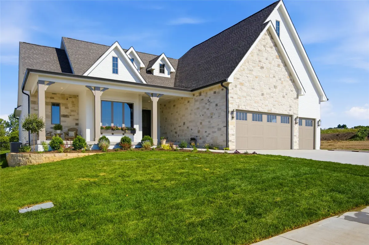2724 Wakonda Drive, Norwalk, IA 50211 - #1