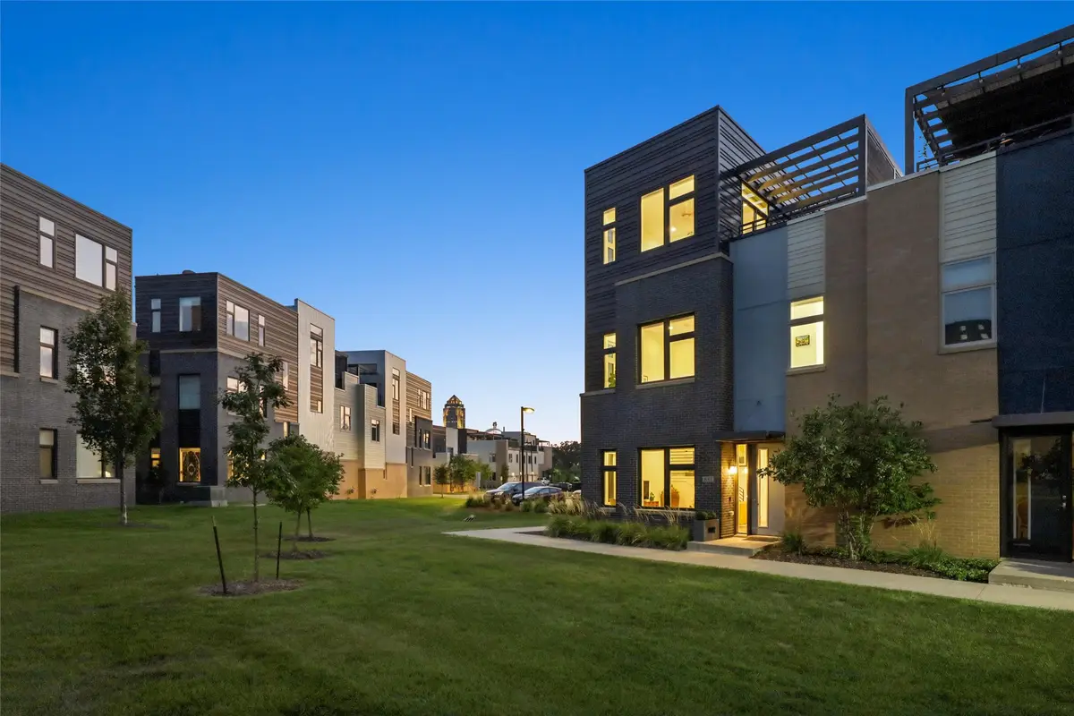 841 E 2nd Street, Des Moines, IA 50309 - #1