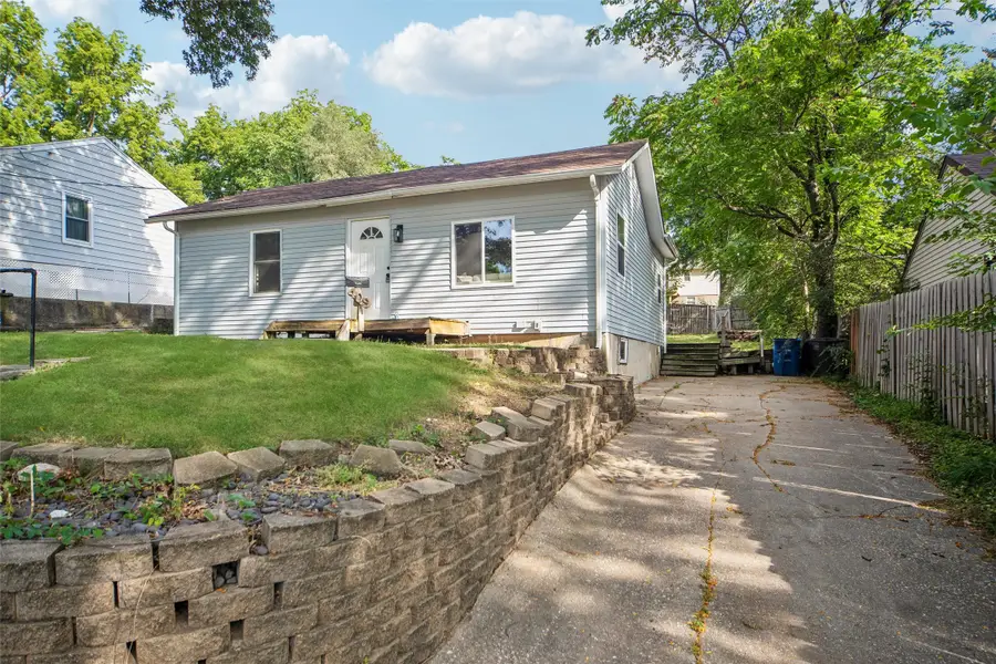 409 Davis Avenue, Des Moines, IA 50315 - #2