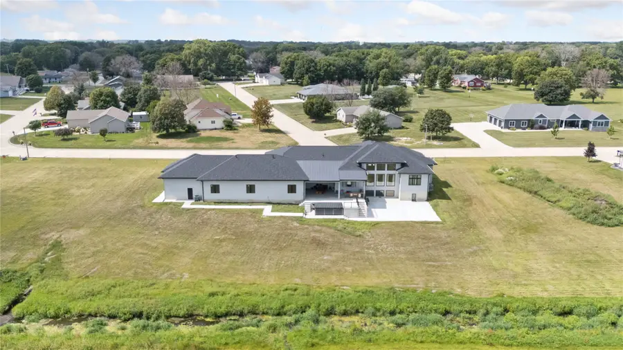 1312 Schmalle Circle, Belmond, IA 50421 - #2