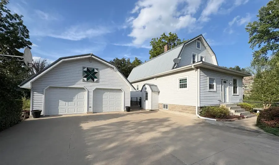 807 Sadone Street E, Grand Junction, IA 50107 - #2