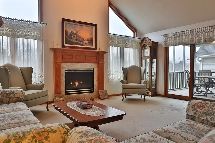 2212 Bos Landen Drive #2, Pella, IA 50219 - #3