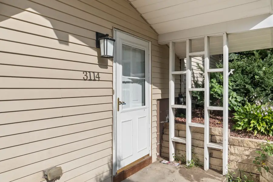 3114 92nd Street, Urbandale, IA 50322 - #2