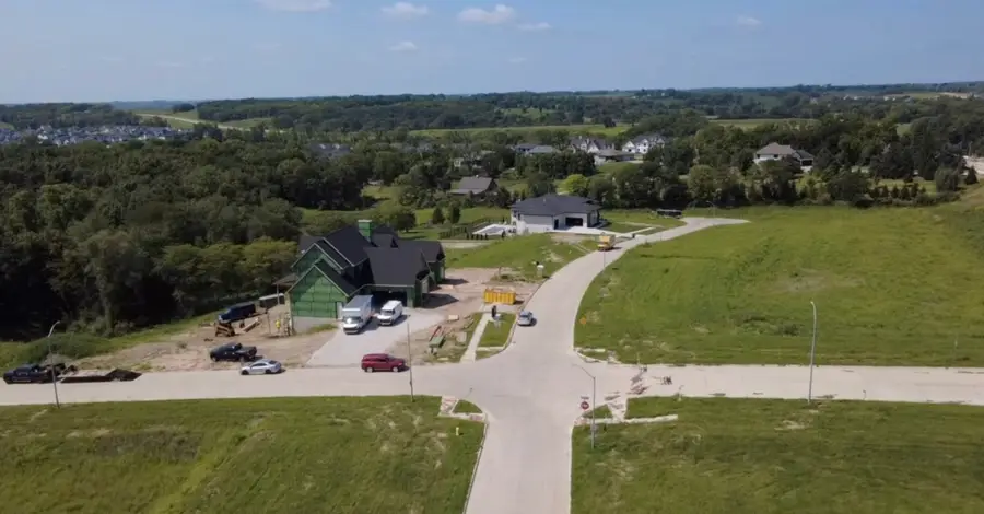 9615 Foxwood Court, West Des Moines, IA 50266 - #3