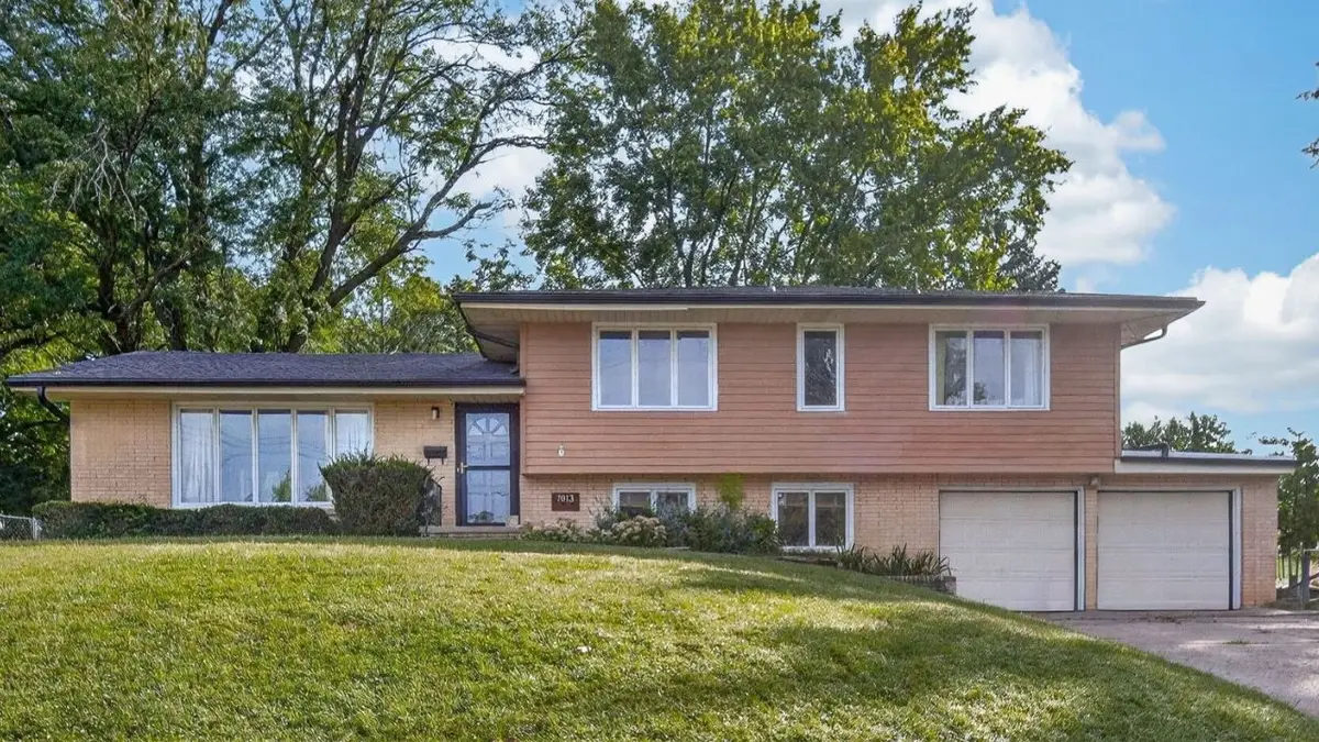 7013 Beechwood Drive, Urbandale, IA 50322 - #1
