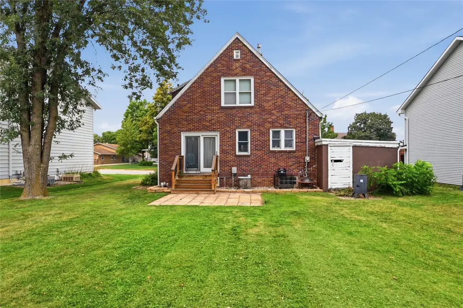 214 Main Street N, Carroll, IA 51401 - #3