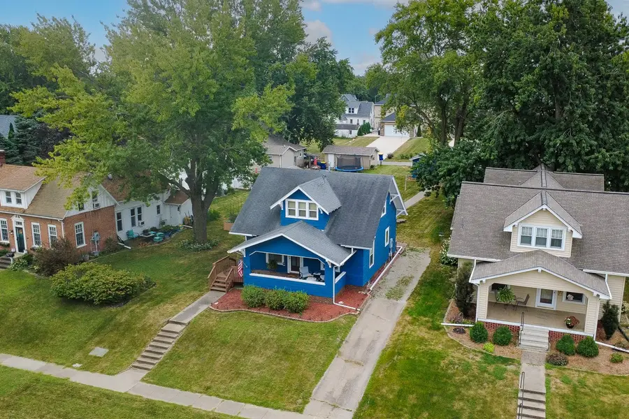 405 Washington Street, Pella, IA 50219 - #3