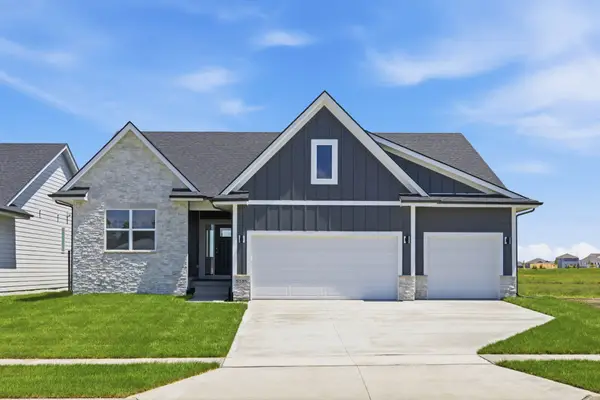 5235 172nd Street, Urbandale, IA 50323