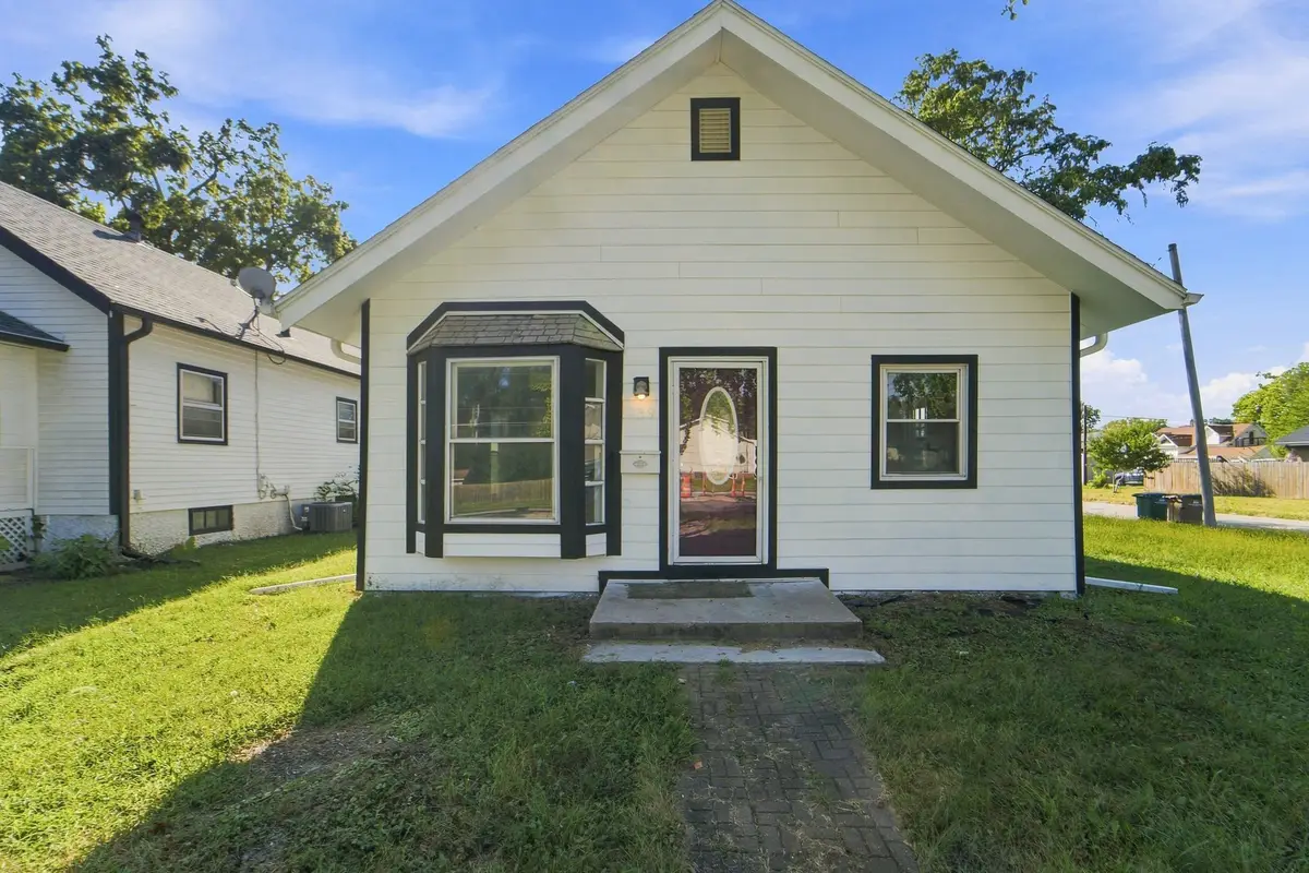 436 1st Street, West Des Moines, IA 50265 - #1
