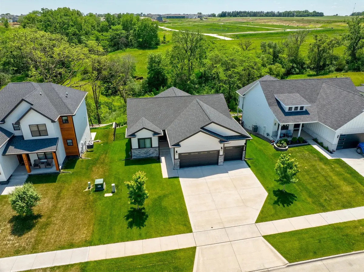 1010 Harrington Way, Waukee, IA 50263 - #1