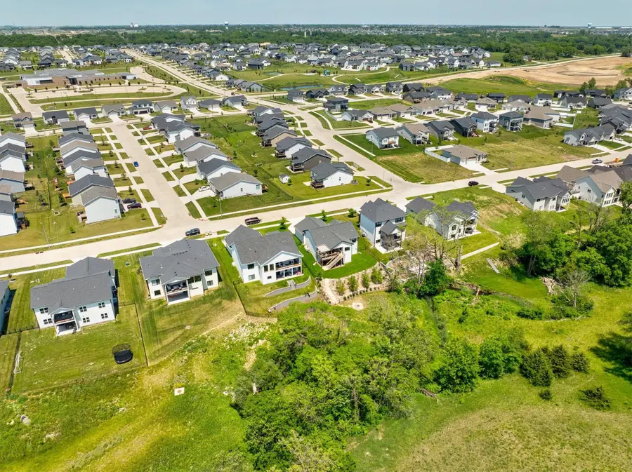 1010 Harrington Way, Waukee, IA 50263 - #2