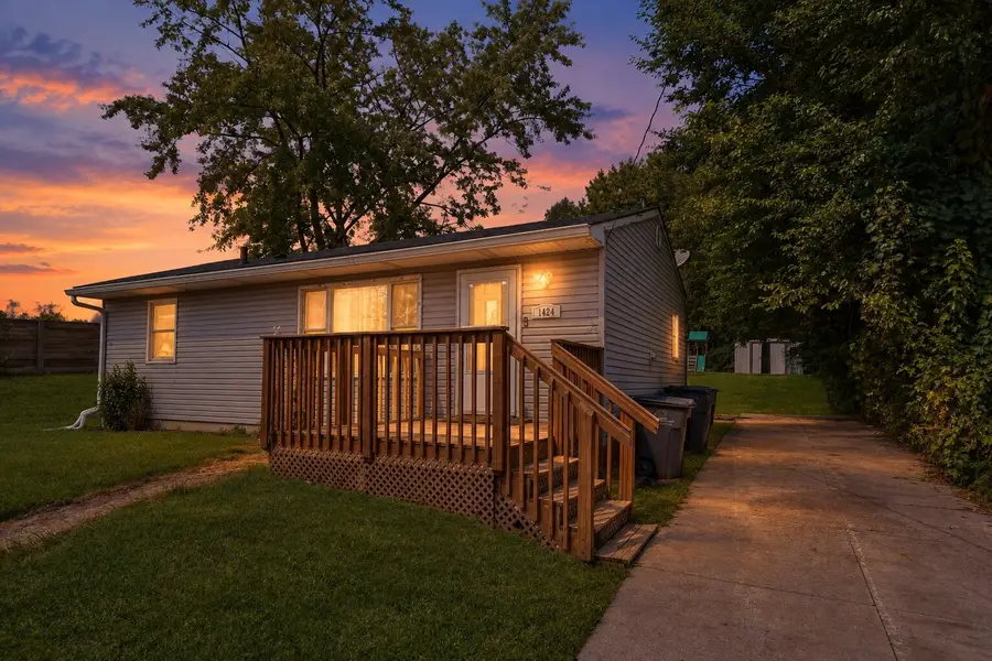 1424 E Watrous Avenue, Des Moines, IA 50320 - #2