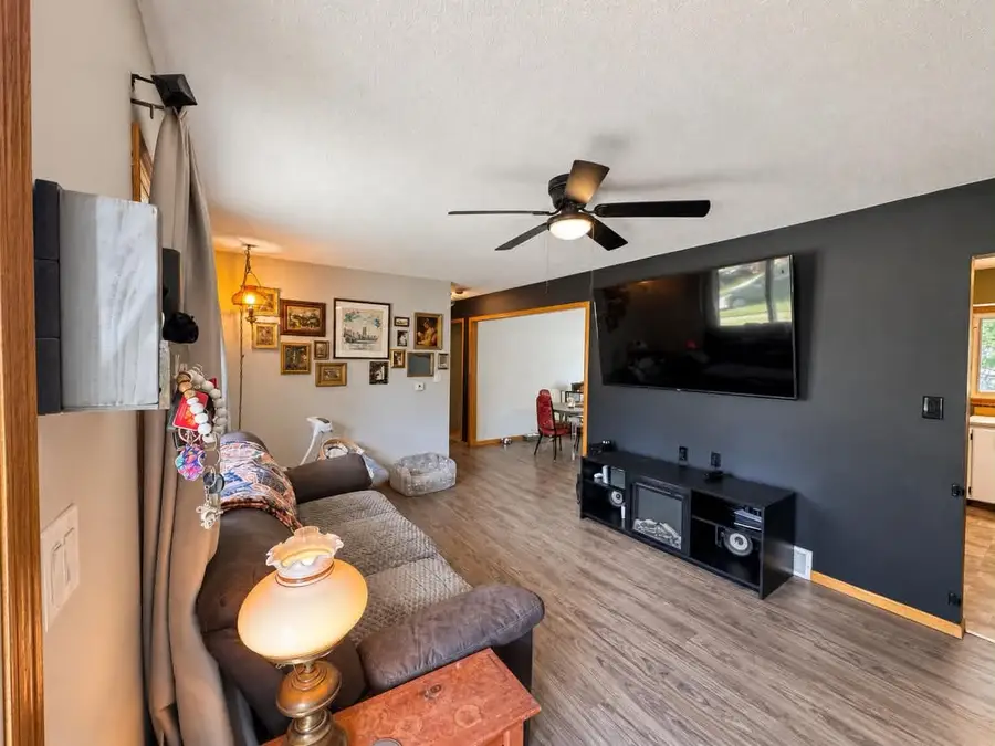 3841 E 39th Court, Des Moines, IA 50317 - #3