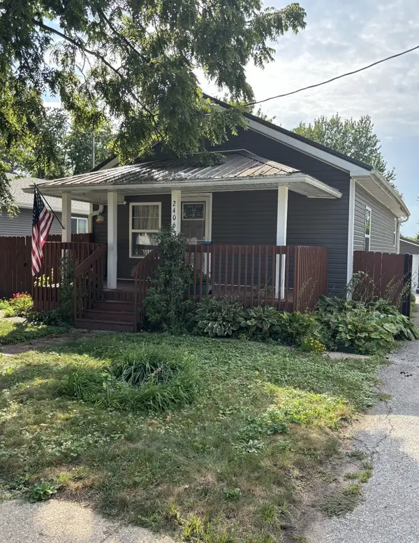 2406 E 40th Street, Des Moines, IA 50317