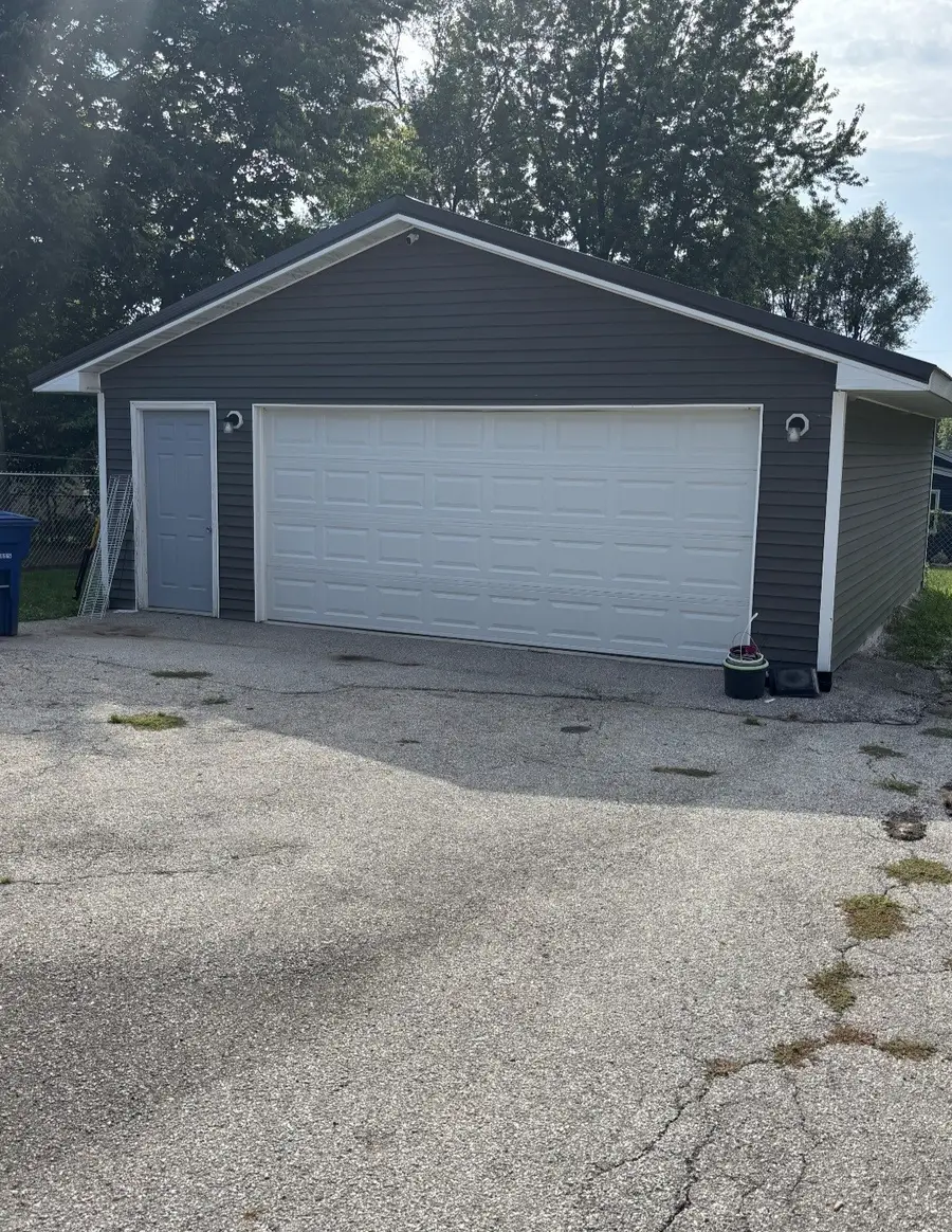 2406 E 40th Street, Des Moines, IA 50317 - #3