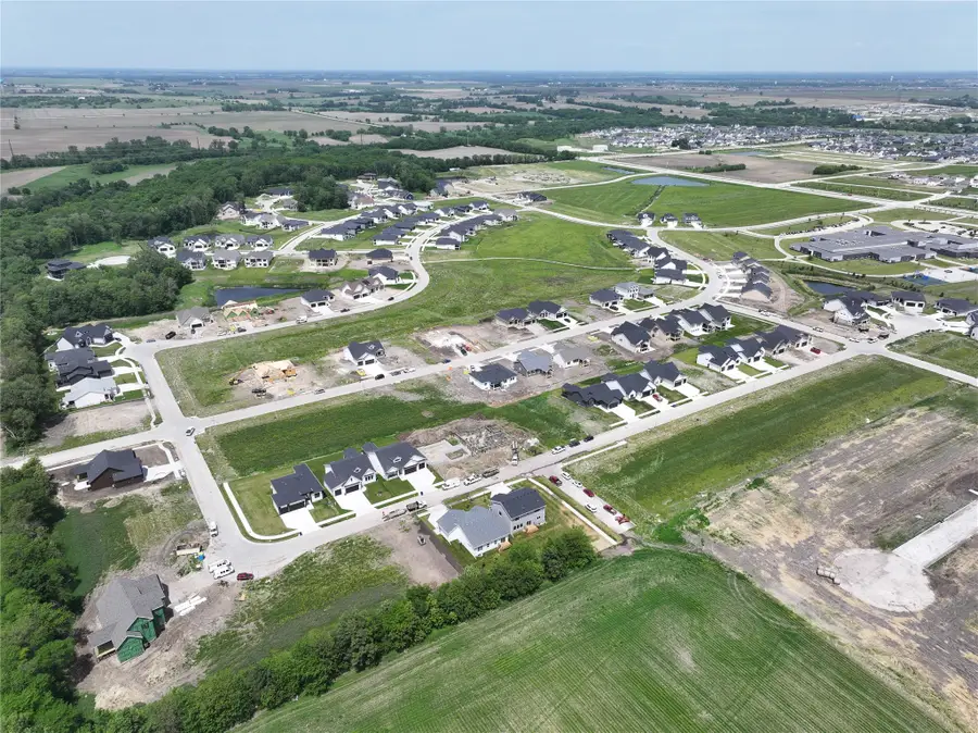 17550 Northview Drive, Urbandale, IA 50263 - #2