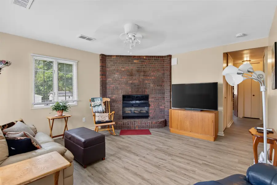 3503 SW 2nd Street, Des Moines, IA 50315 - #3