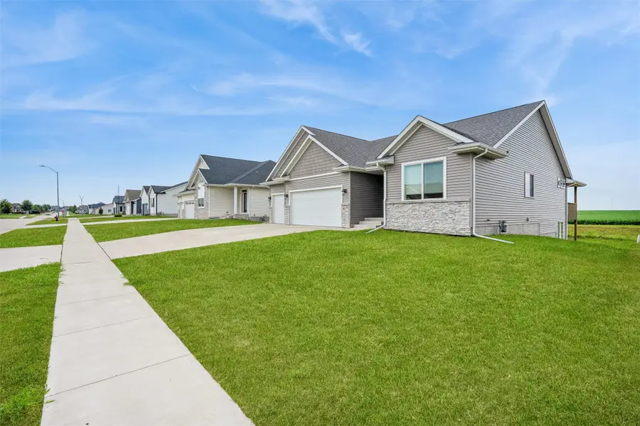 1712 NW Sunset Lane, Grimes, IA 50111 - #2