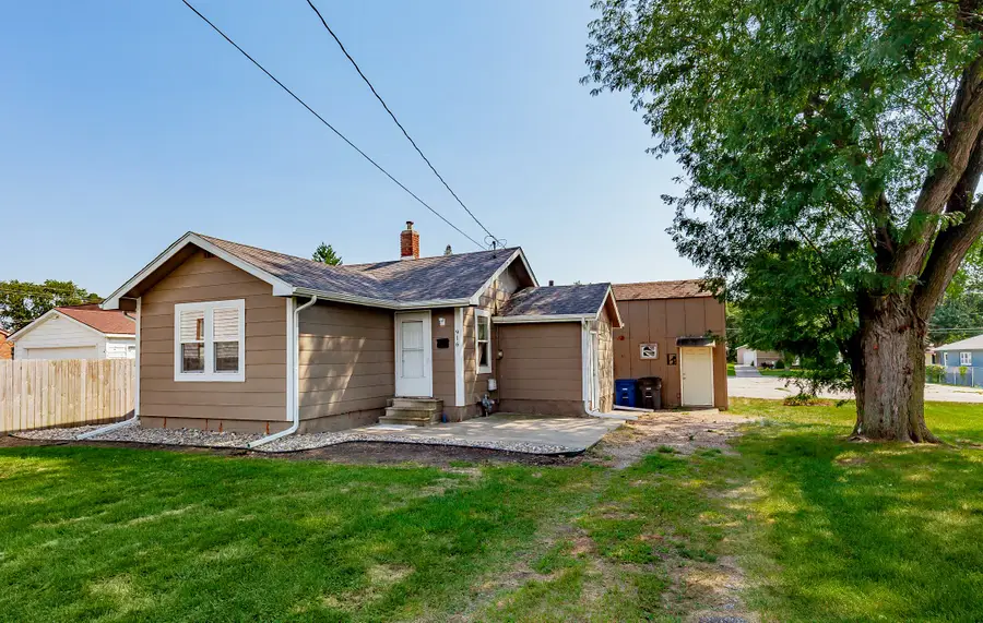 916 Rose Avenue, Des Moines, IA 50315 - #2