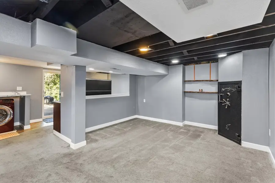 3502 Garfield Avenue, Des Moines, IA 50317 - #3