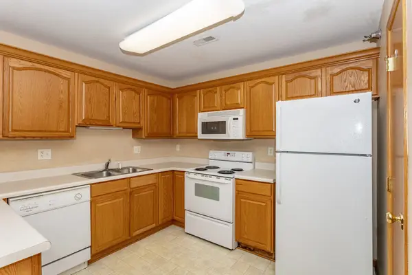 4120 100th Street #4, Urbandale, IA 50322