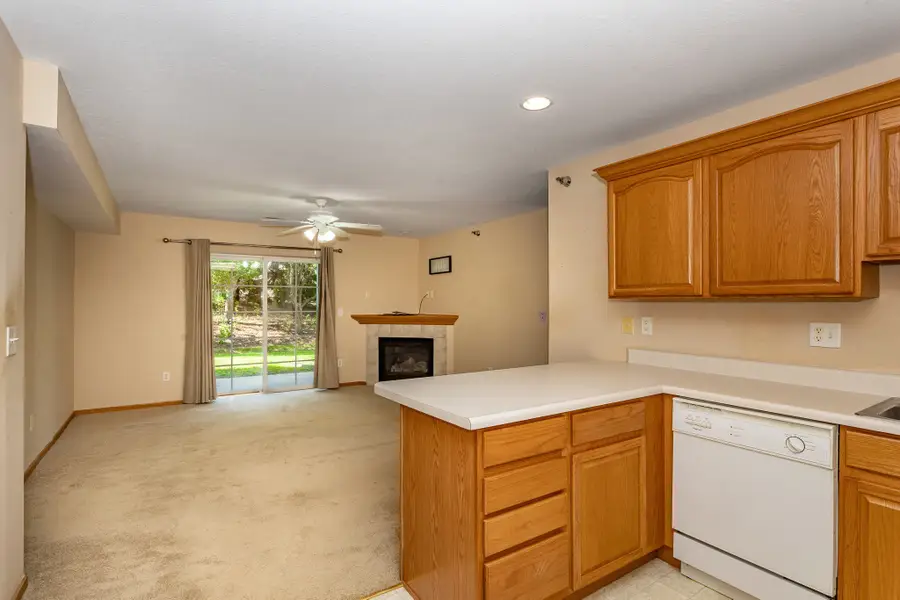 4120 100th Street #4, Urbandale, IA 50322 - #3