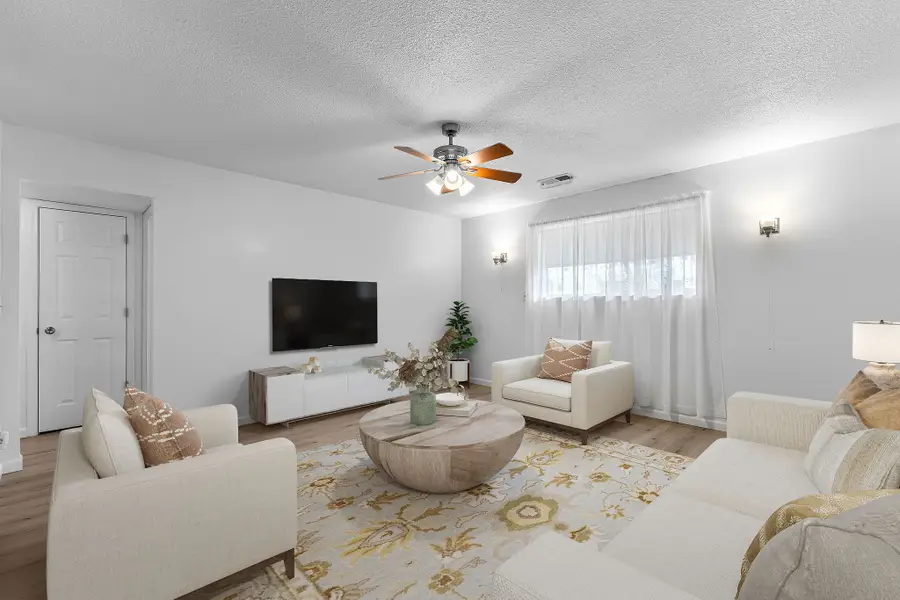 6401 Aurora Avenue #2, Urbandale, IA 50322 - #3