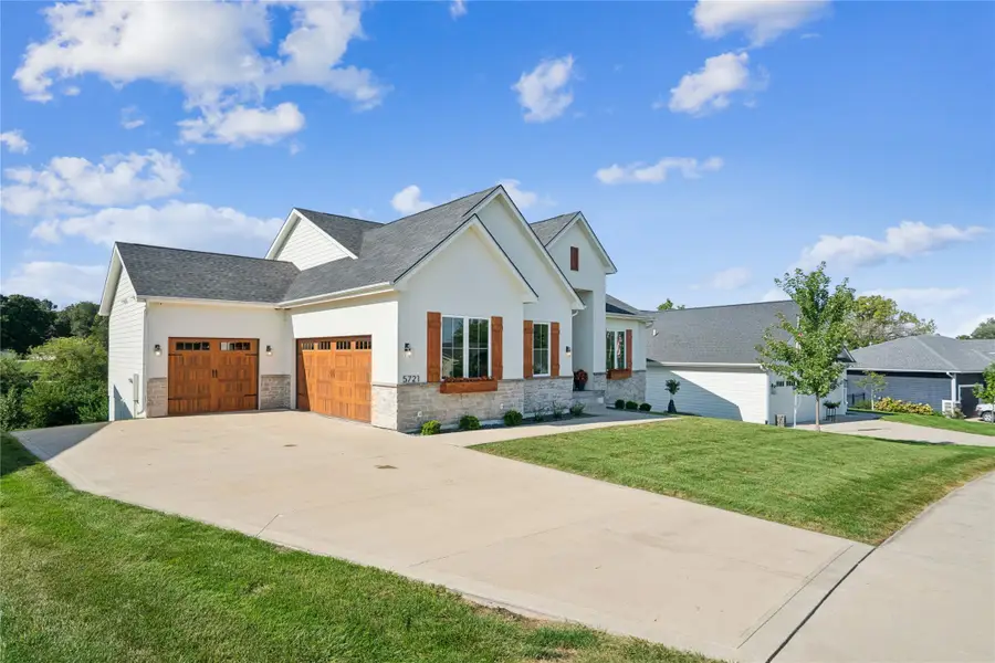 5721 Rose Avenue, Des Moines, IA 50321 - #2