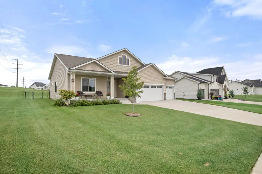 5628 163rd Street, Urbandale, IA 50323 - #2