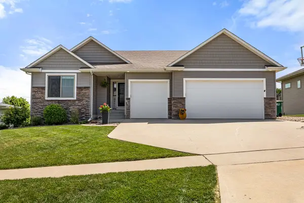 108 S 19th Court, Indianola, IA 50125