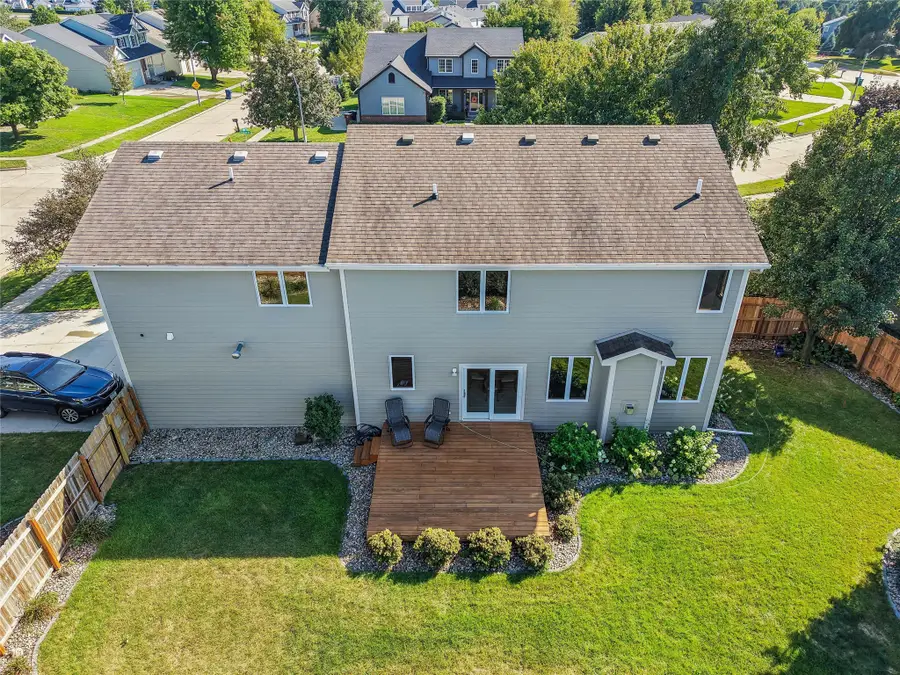 9001 Oakwood Drive, Urbandale, IA 50322 - #3