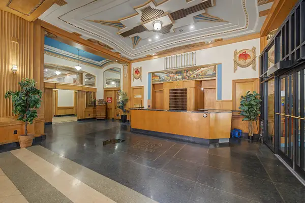 400 Walnut Street #704, Des Moines, IA 50309