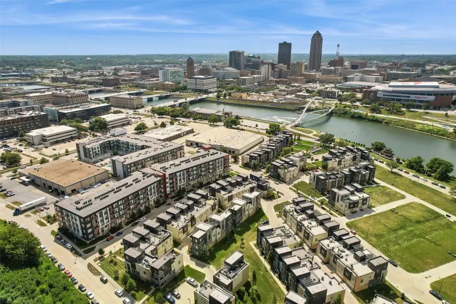 276 E Center Street, Des Moines, IA 50309 - #3