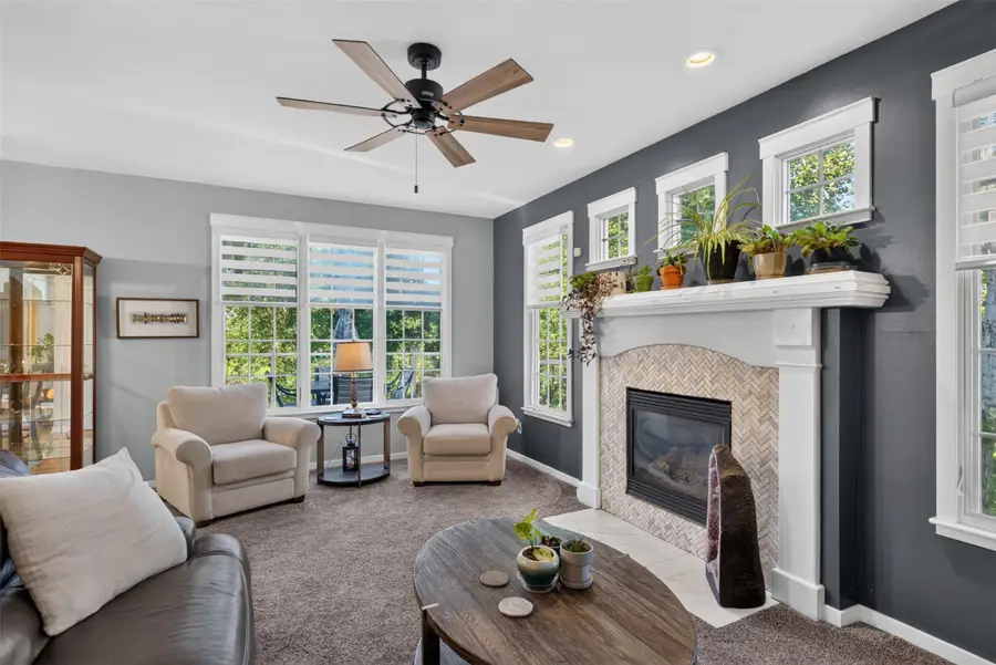 2705 Shoreview Circle, Des Moines, IA 50320 - #3