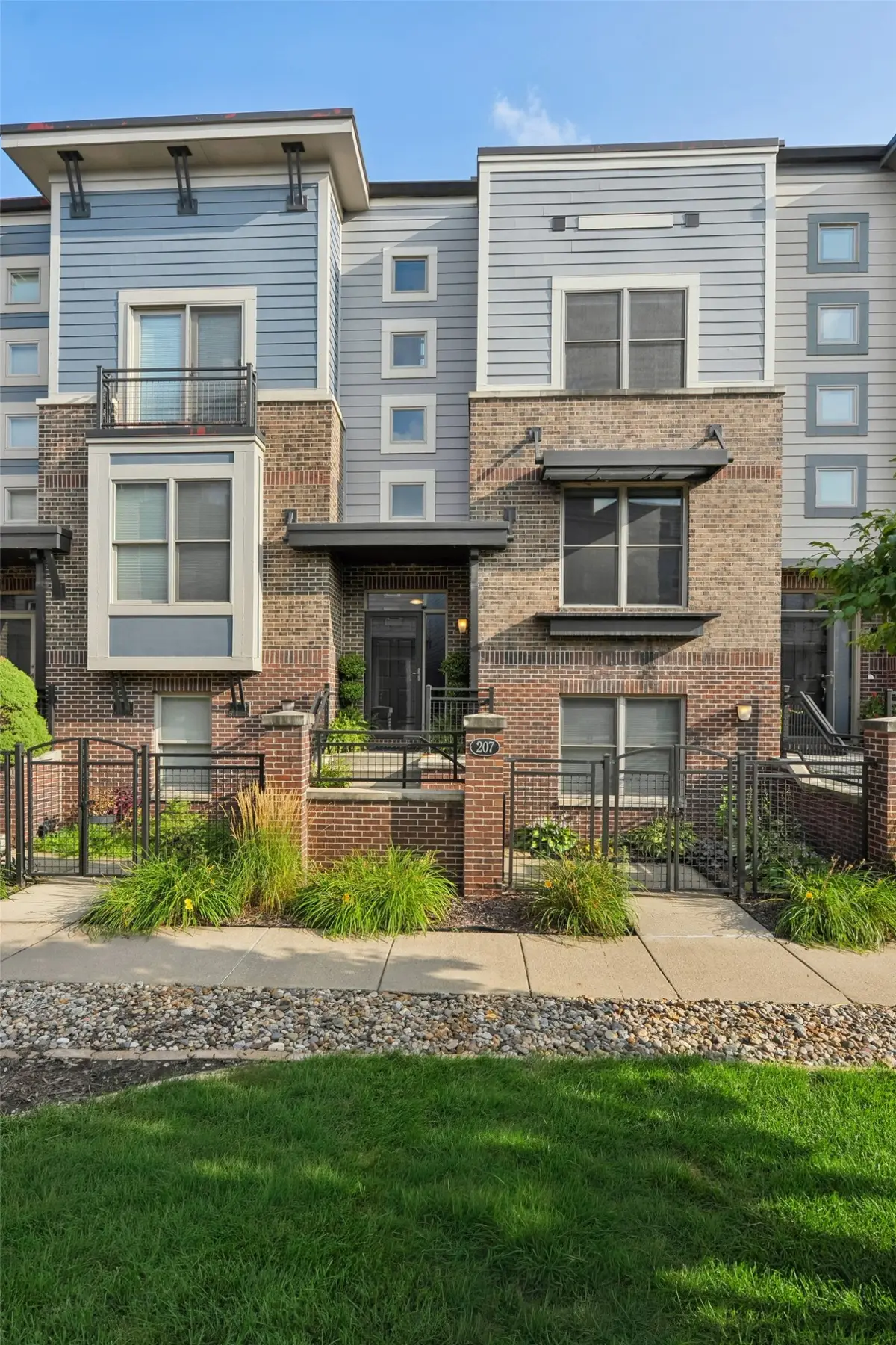 201 Grand Avenue #207, Des Moines, IA 50309 - #1