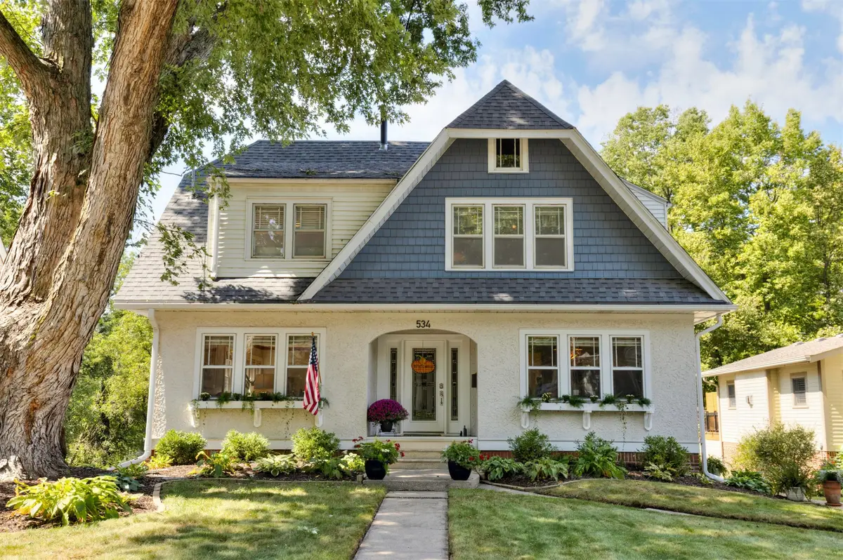534 Waterbury Circle, Des Moines, IA 50312 - #1