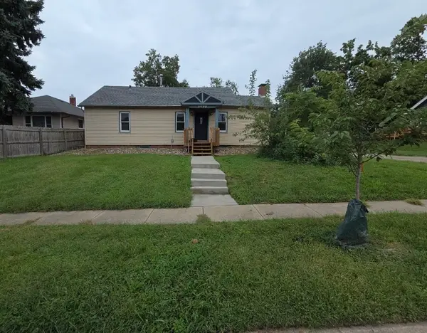 3620 Rollins Avenue, Des Moines, IA 50312