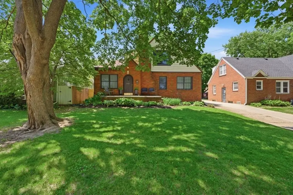 2702 41st Place, Des Moines, IA 50310 - #1