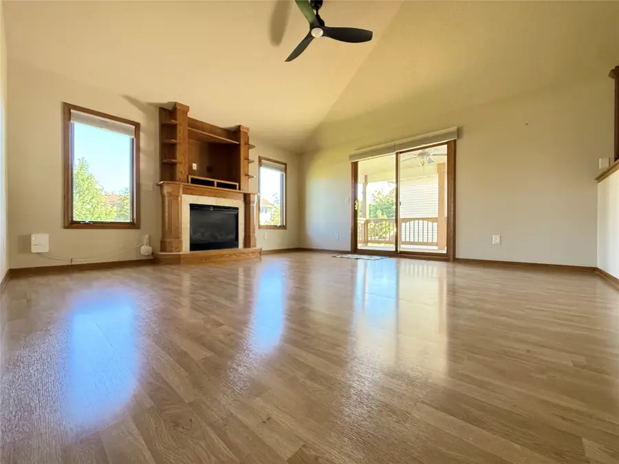 732 SE Ponds Edge Lane, Ankeny, IA 50021 - #3