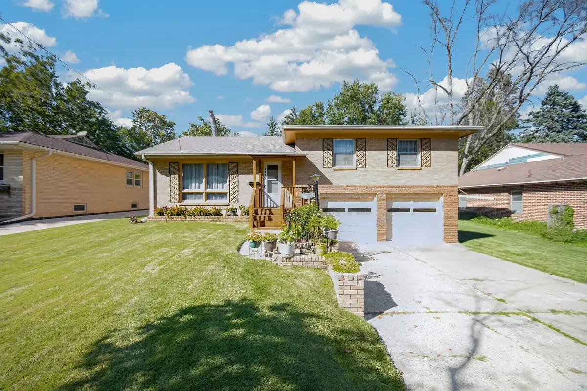 4009 Clinton Avenue, Des Moines, IA 50310 - #1